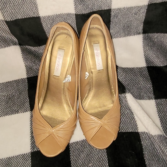 Womens xhiliration heels shoes in tan with open toe size 8.5 - Picture 5 of 8